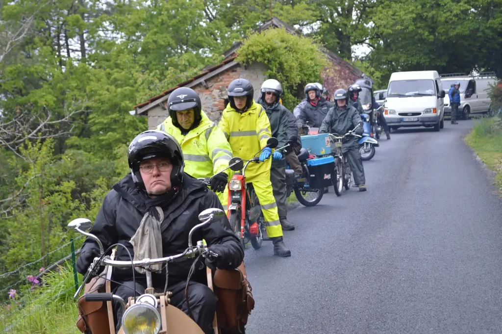 Rétromobil club de Tulle, sortie en deux roues